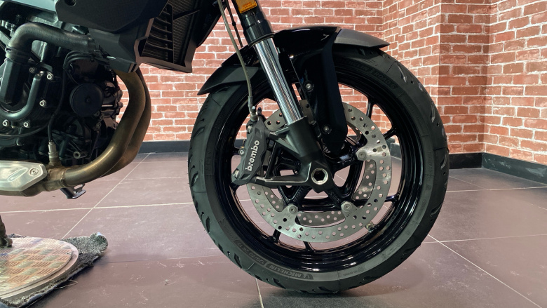 BMW F900 XR